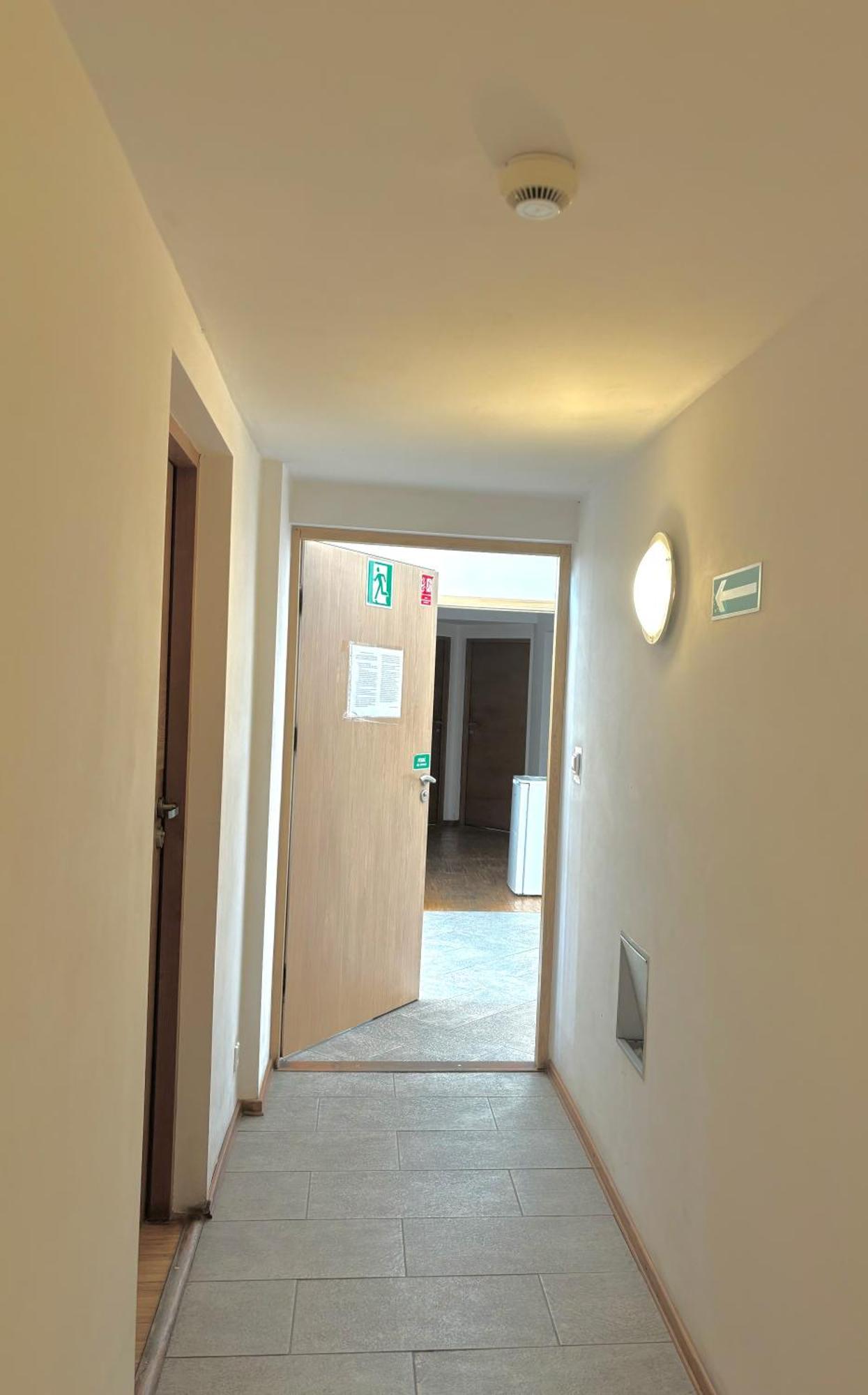 Hostel Nuove Frontiere Νίσα Εξωτερικό φωτογραφία