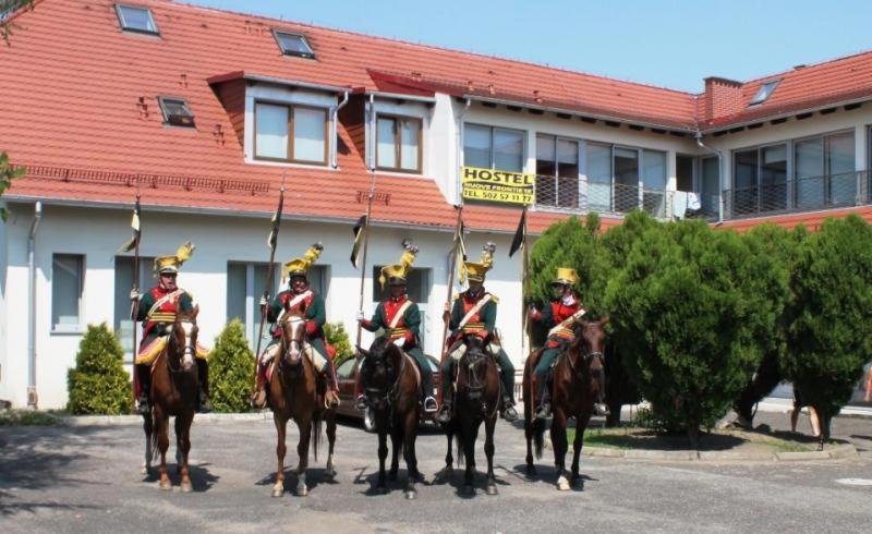Hostel Nuove Frontiere Νίσα Εξωτερικό φωτογραφία